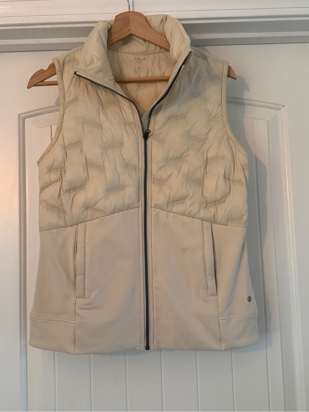 Calia Cream Quilted Hybrid Puffer Vest